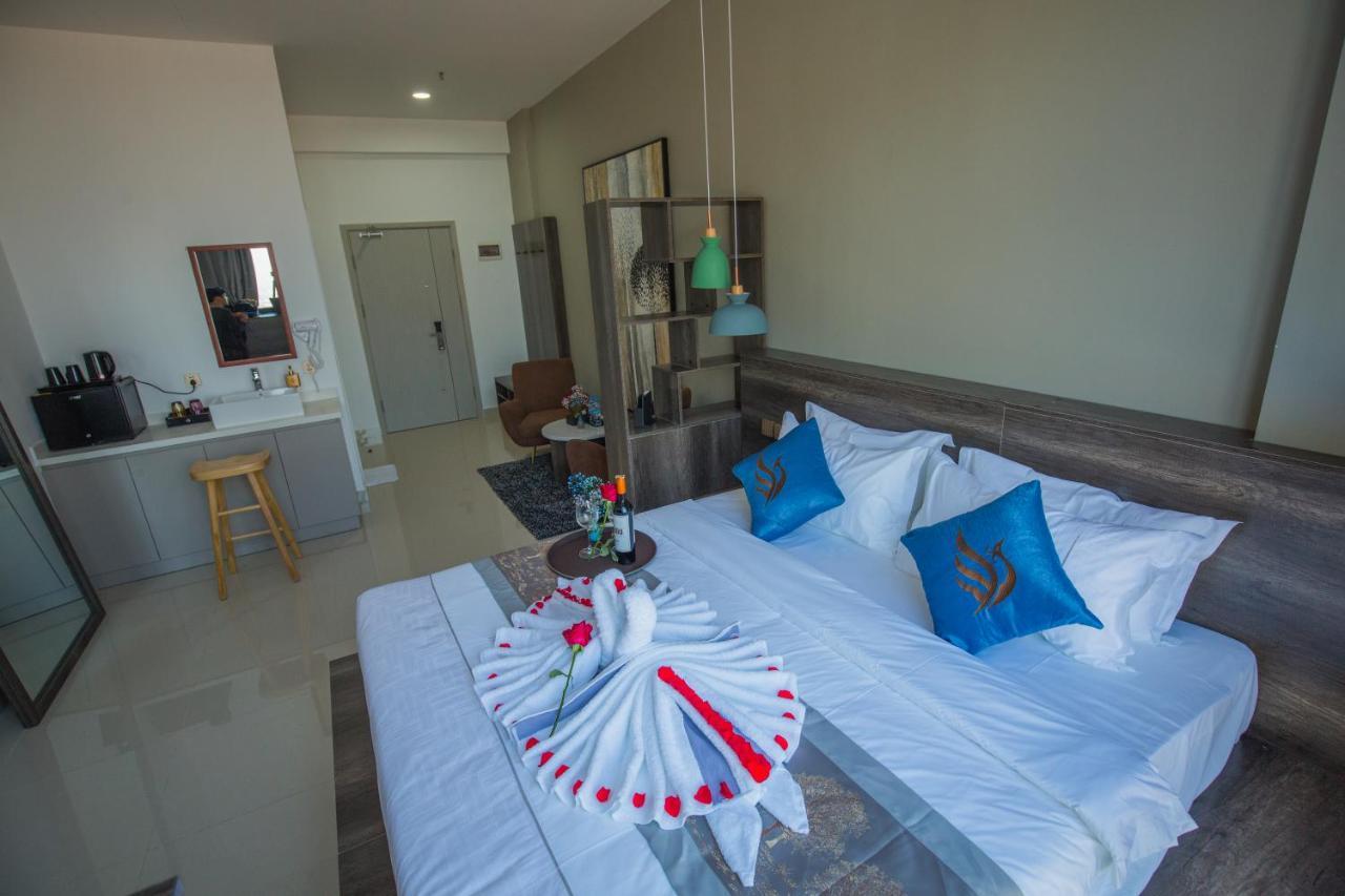 Wooden Maple Hotel Phnom Penh Exteriör bild