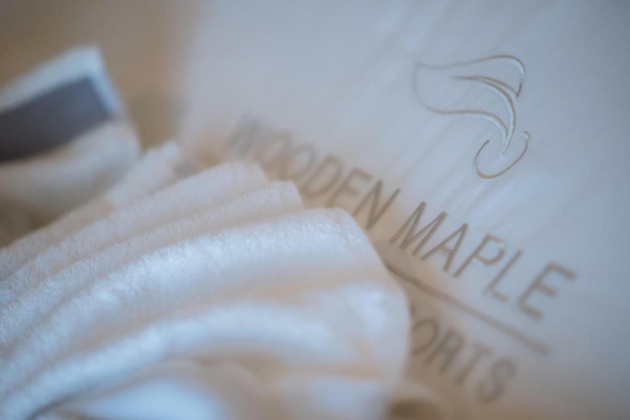 Wooden Maple Hotel Phnom Penh Exteriör bild